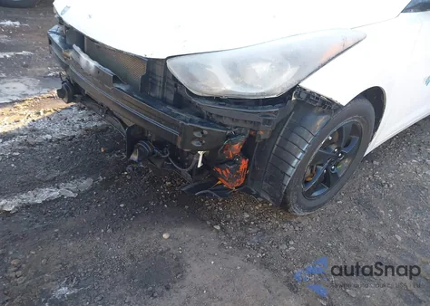 2015 Hyundai Elantra Se z USA, uszkodzony, nr VIN 5NPDH4AE7FH620030